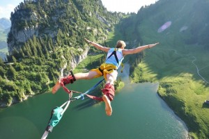 开云体育登录-范弗利特持续制造杀伤，爵士生死战取胜独行侠，小人物如何改写大历史？