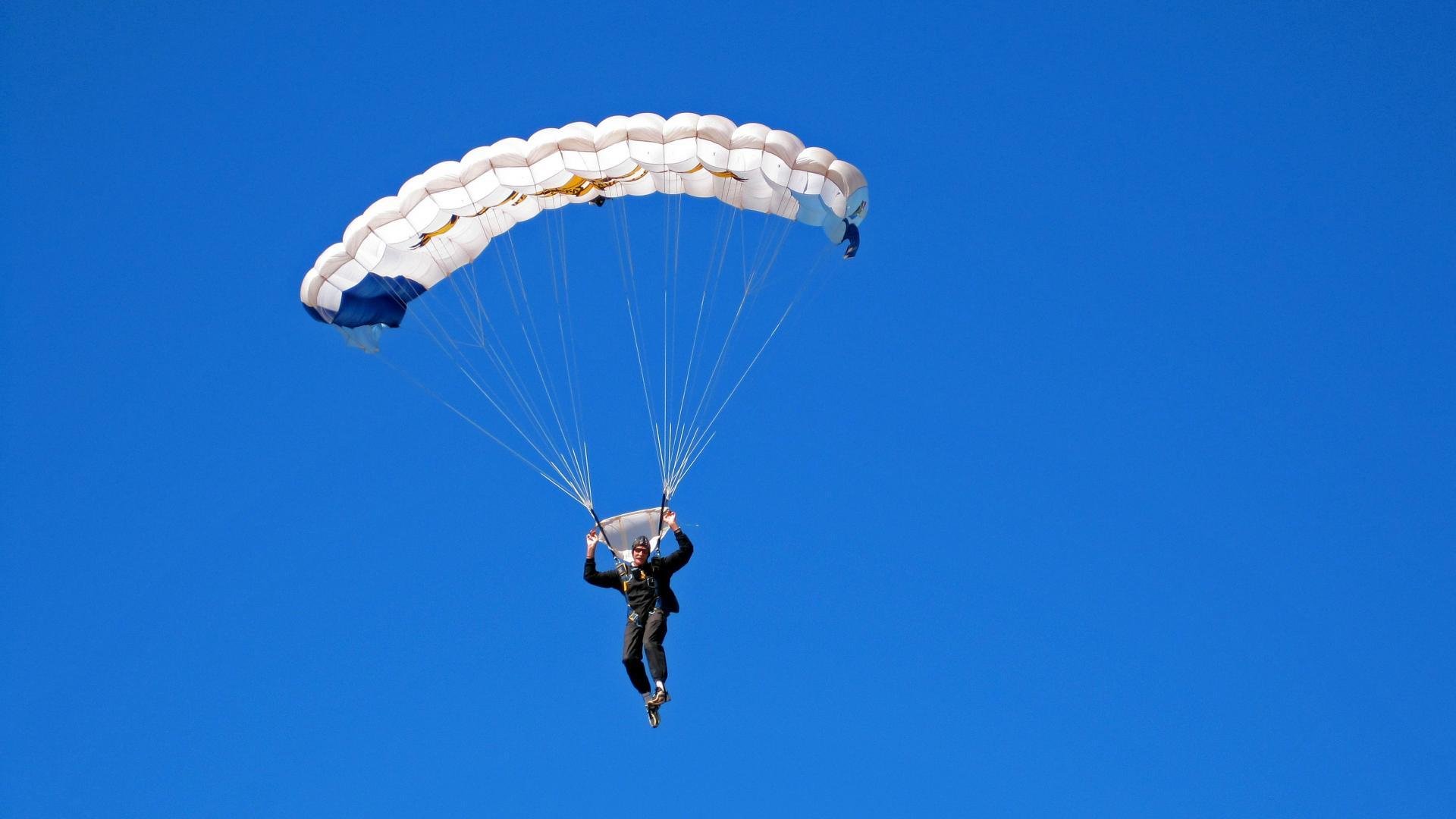 F1街道赛焦点战，开拓者血拼76人，速度与激情的双重奏鸣